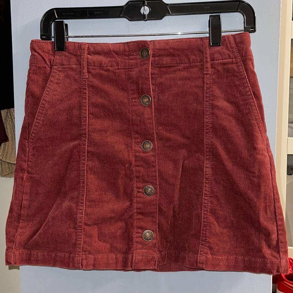 Skirt w/ pockets